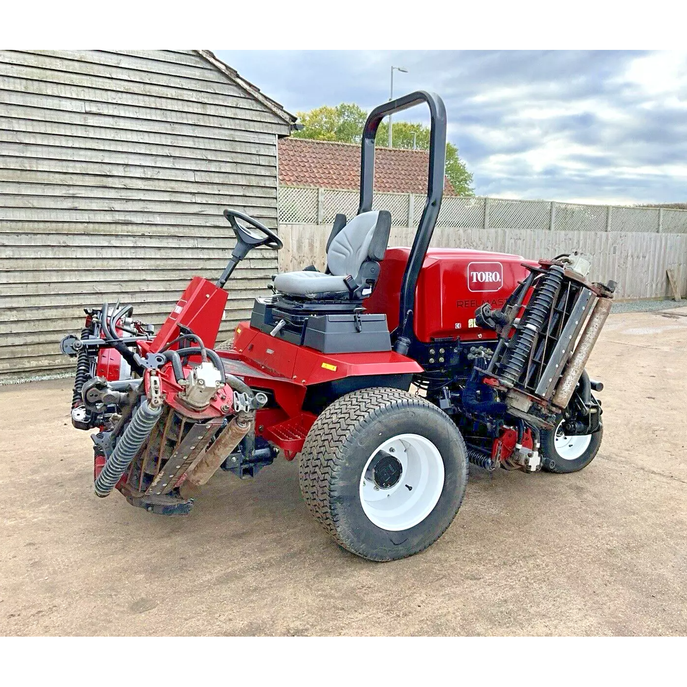 2013 TORO REELMASTER 6700 7 GANG FAIRWAY CYLINDER RIDE ON LAWN MOWER